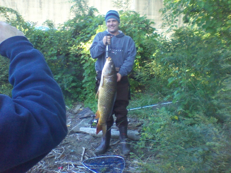 Muskie Adventure Tours "Carping for Gold CT River" near Holyoke